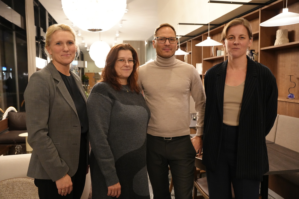 Anna Vargö, förhandlingschef på Gröna arbetsgivare, Ulrika Nilsson, avtalssekreterare på Seko, Johan Ingelskog, avtalssekreterare på Kommunal, och Lovisa Nellevad, biträdande förhandlingschef på Gröna arbetsgivare.