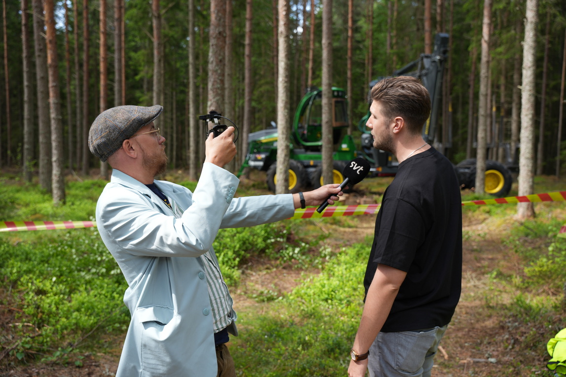 SVT var på plats för att göra reportage om tävlingen, här i intervju med gamern Maurice Hill, även känd som L22.