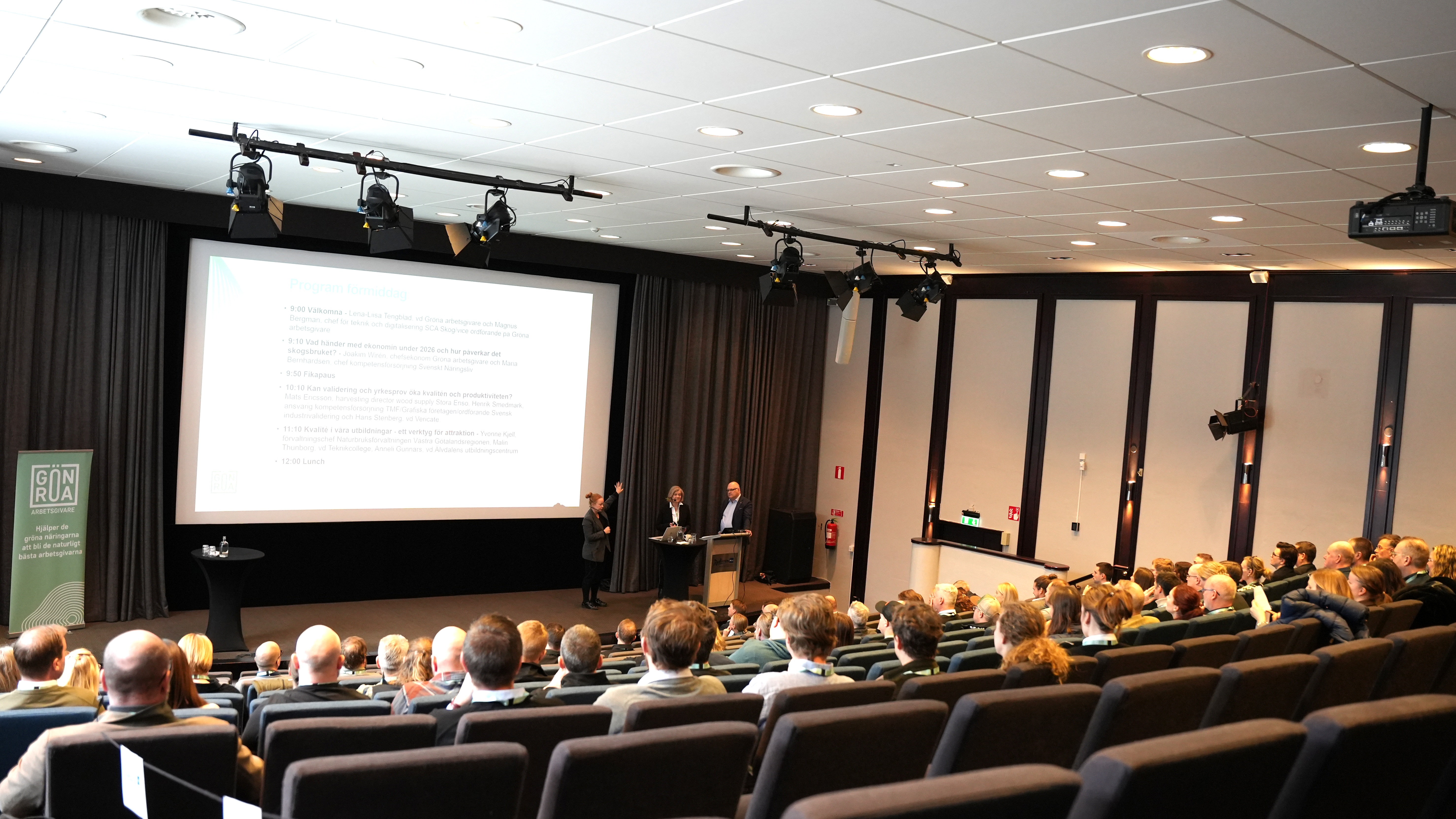 Konferensen inleddes av Lena-Liisa Tengblad, vd Gröna arbetsgivare och Magnus Bergman, ordförande Gröna arbetsgivare. Moderator för dagen var Kristine Wiklund, expert arbetsmarknad och kompetensförsörjning Gröna arbetsgivare.