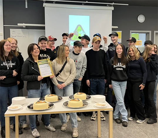 Gruppbild på klass V22L på Vreta utbildningscenter.